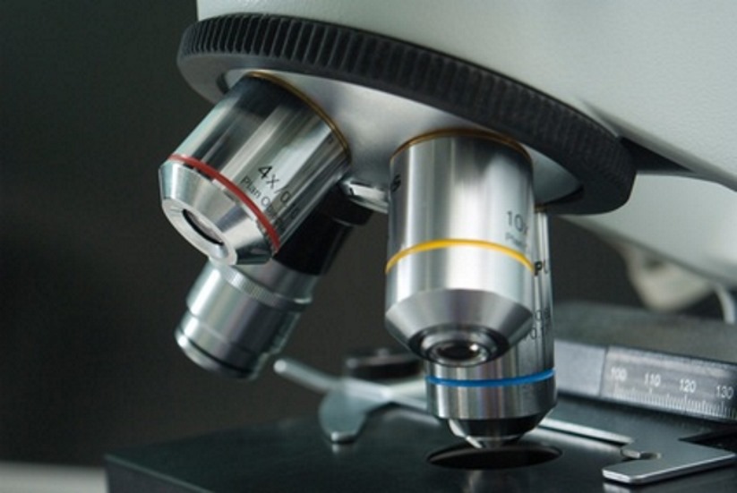 SONY DSC LABORATORIUM - image Fotolia_13404685_XS-2 on http://bqj.com.pl
